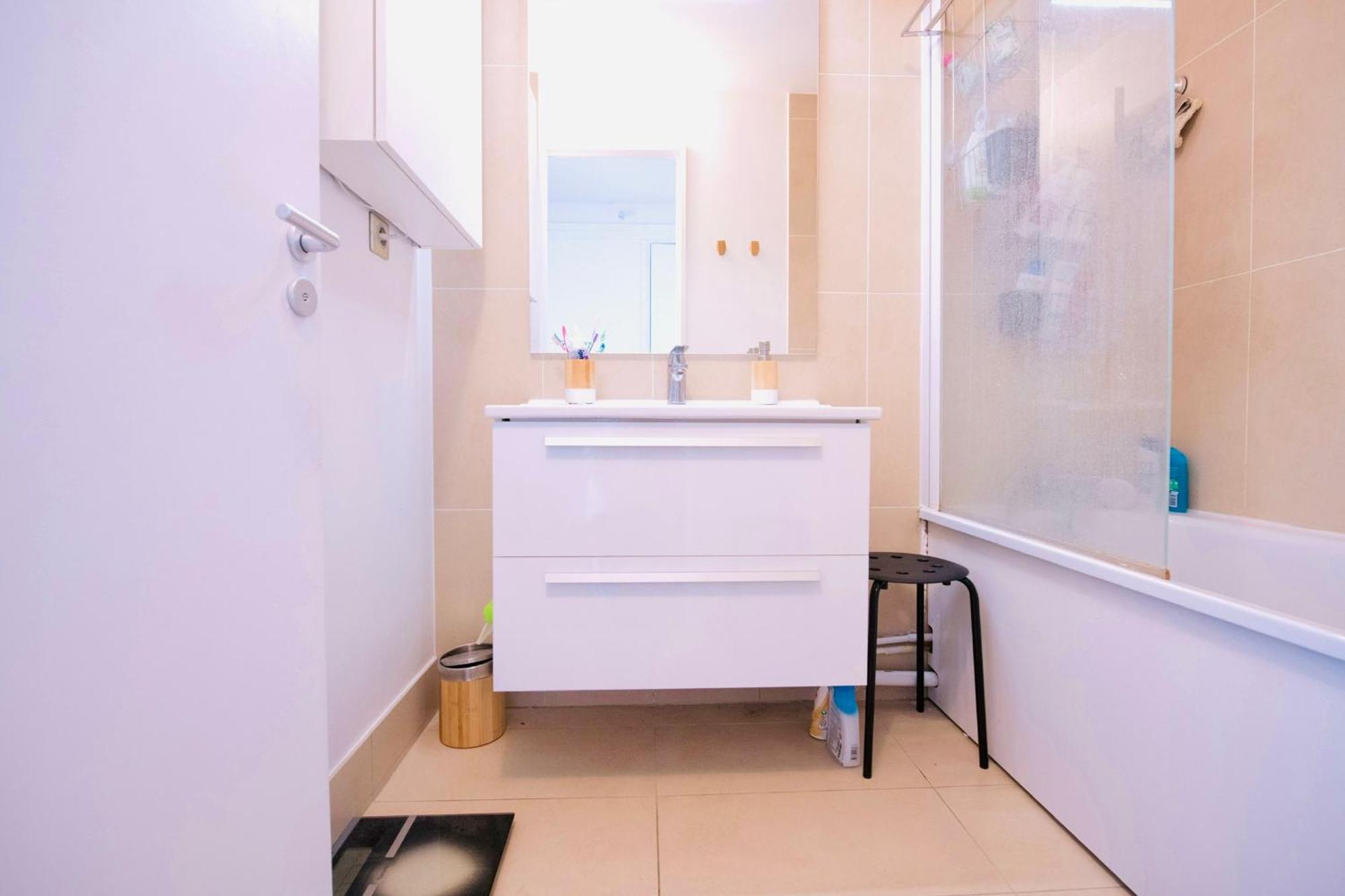 2 Private Bedrooms, Montparnasse Station Paryż Zewnętrze zdjęcie